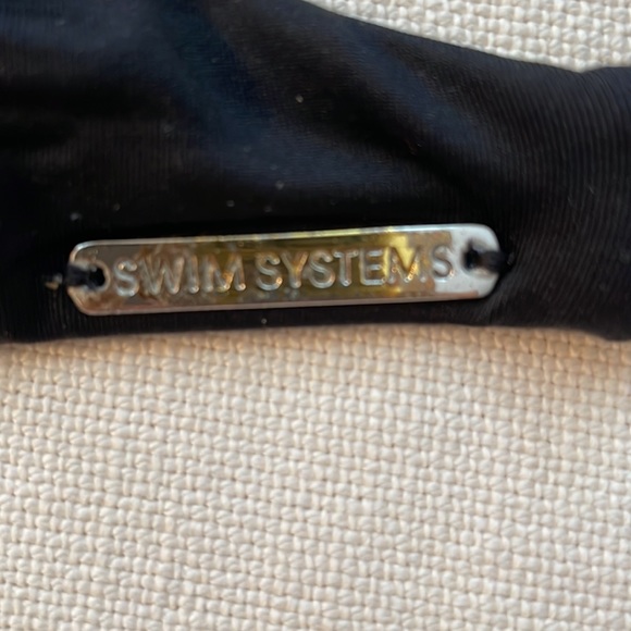 Swim Systems Bikini Top Cup Size DD with adjustable straps - Picture 2 of 7